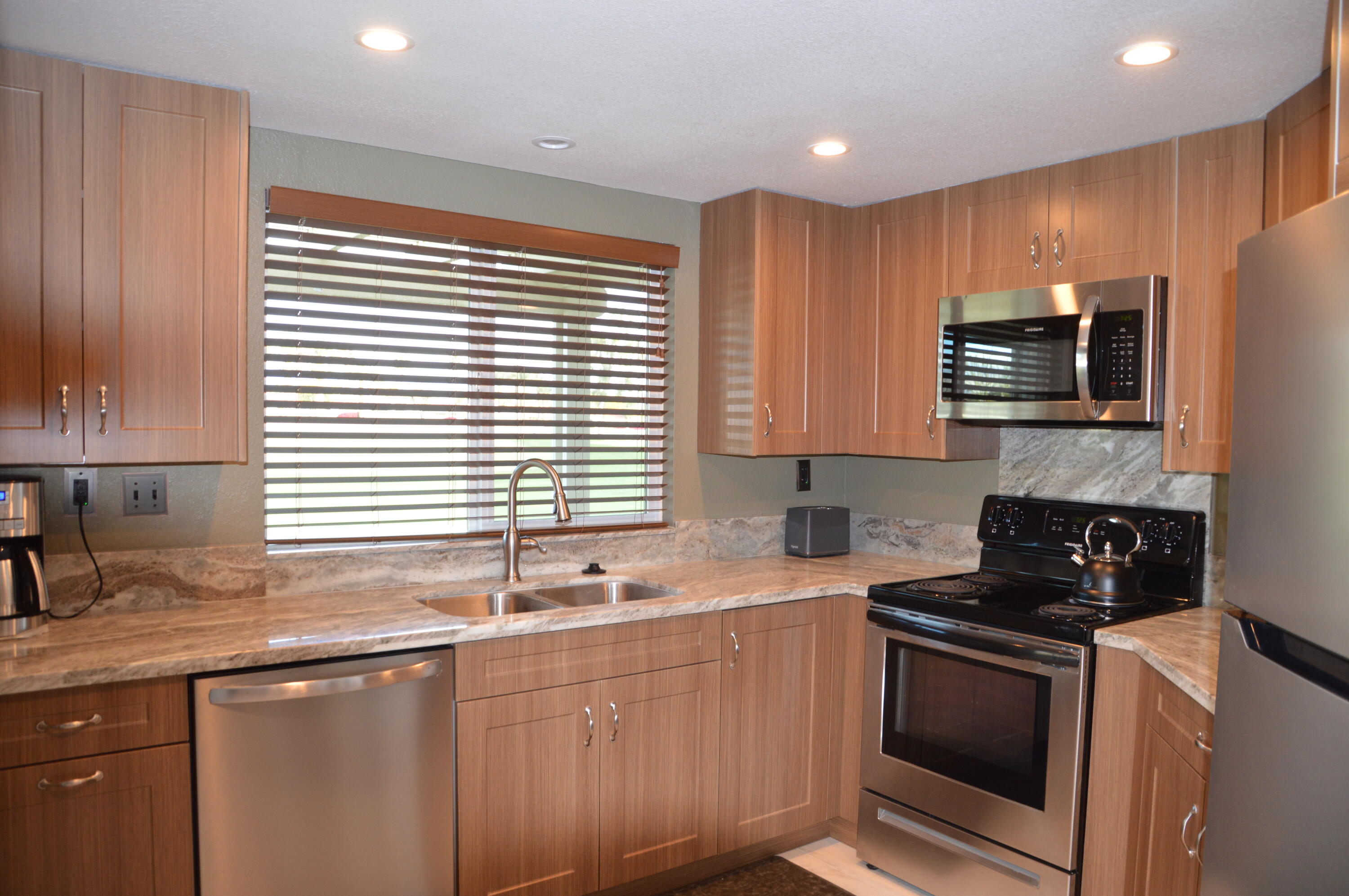 Condominium, 41691 Kansas st, Palm Desert, CA 92211 - 1