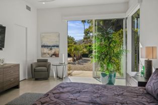 Single Family Residence, 425 Via Las Palmas, Palm Springs, CA 92262 - 56