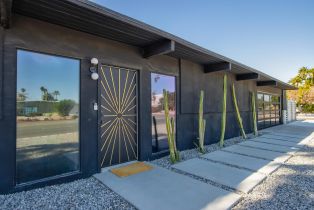 Single Family Residence, 697 Farrell dr, Palm Springs, CA 92262 - 4