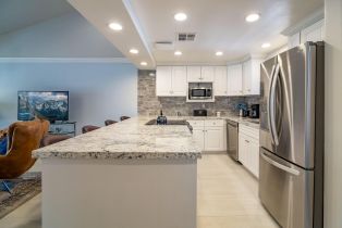 Condominium, 40122 Baltusrol Circle, Palm Desert, CA  Palm Desert, CA 92211