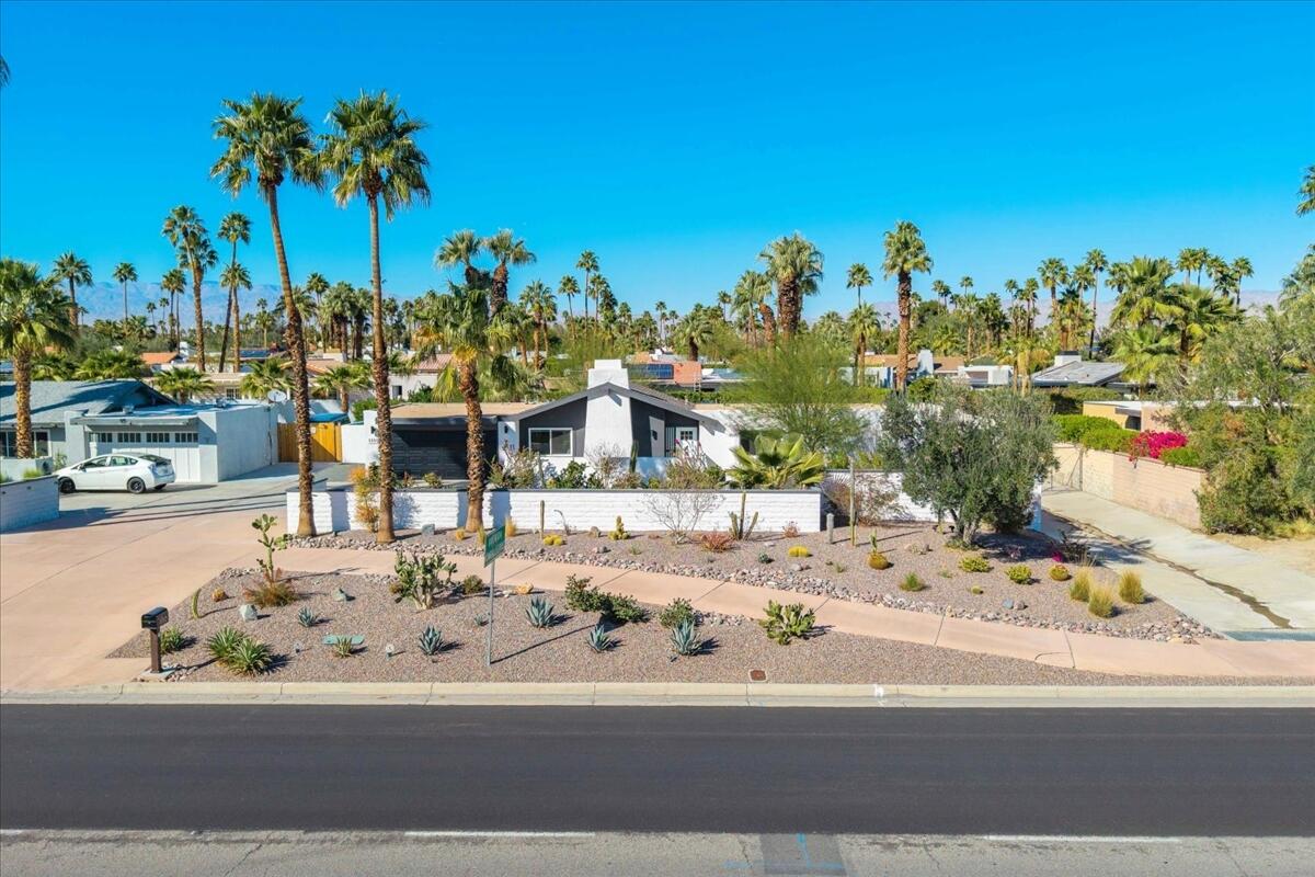 Single Family Residence, 1110 Vista Chino, Palm Springs, CA 92262 - 1