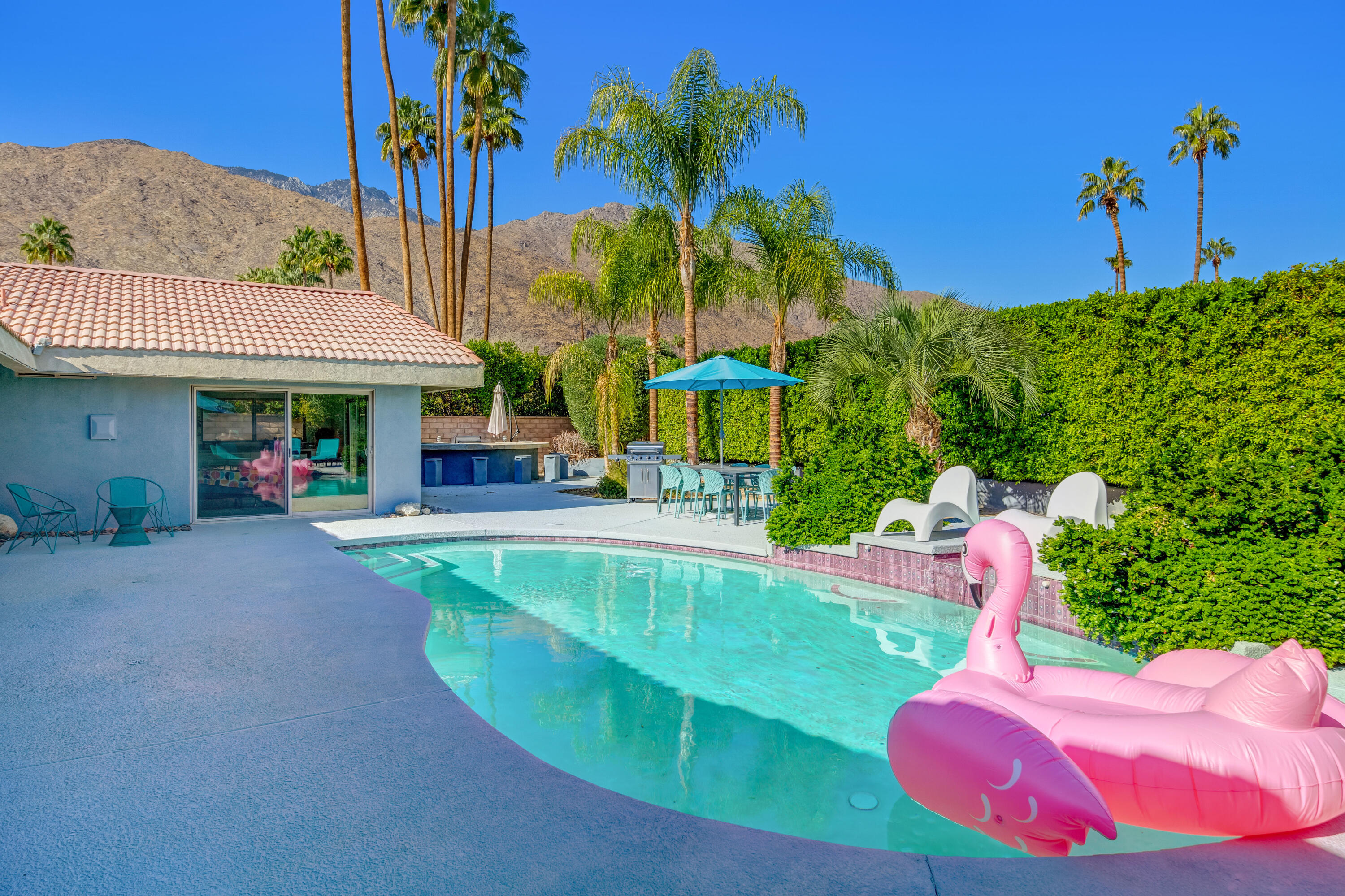 Single Family Residence, 690 Sierra way, Palm Springs, CA 92264 - 1