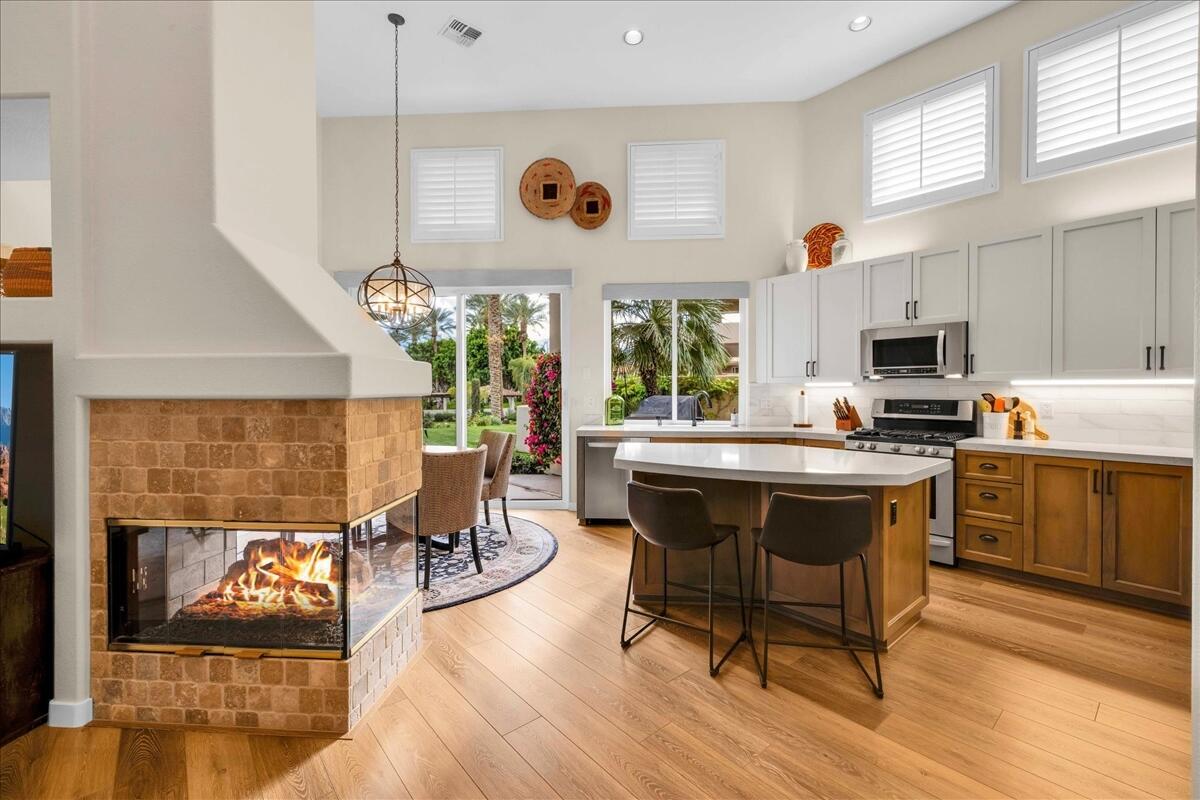 Condominium, 48020 Via Vallarta, La Quinta, CA 92253 - 1