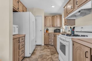 , 90 Caravan st, Palm Springs, CA 92264 - 6