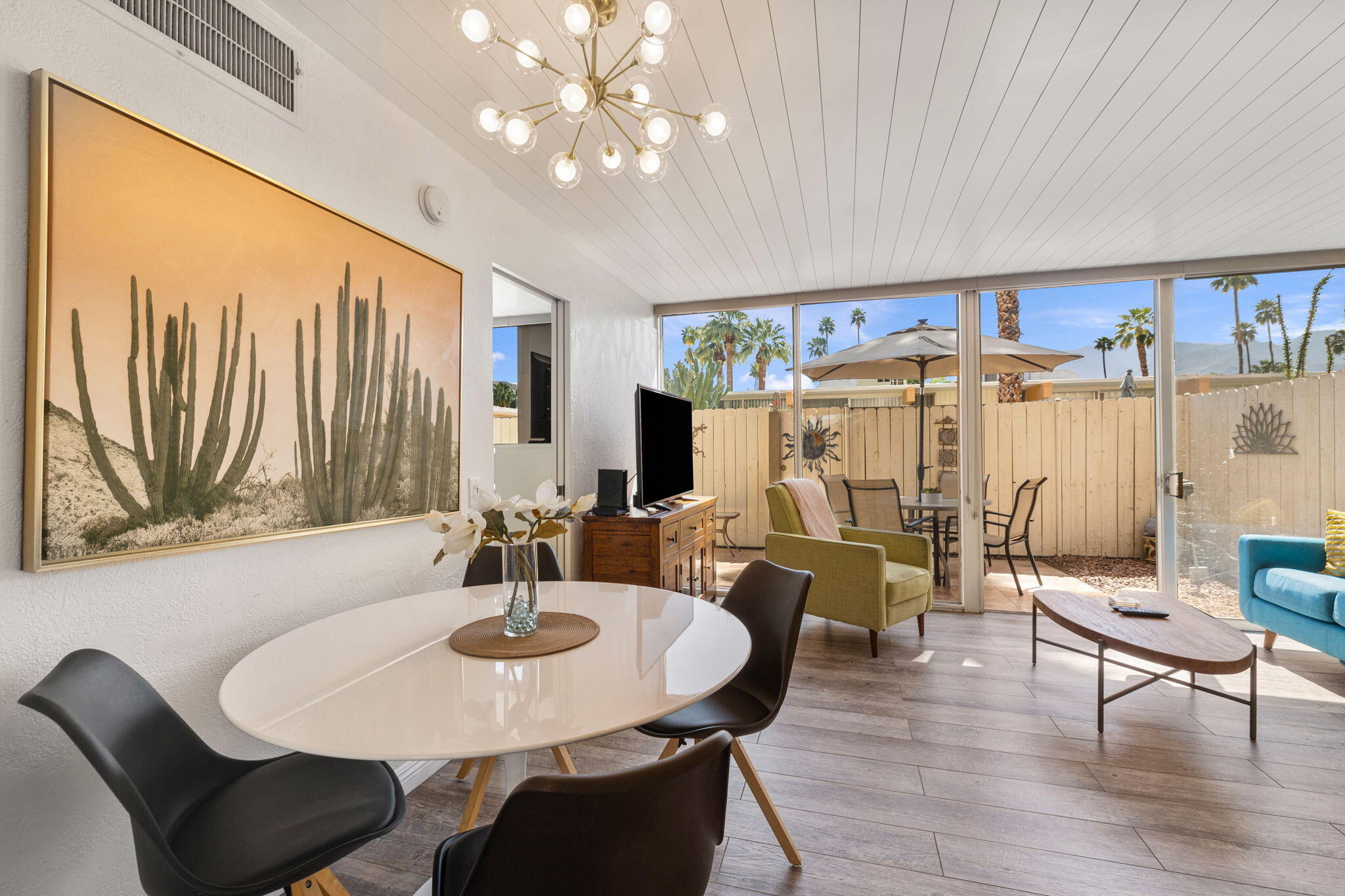 Condominium, 1111 Palm Canyon dr, Palm Springs, CA 92264 - 1