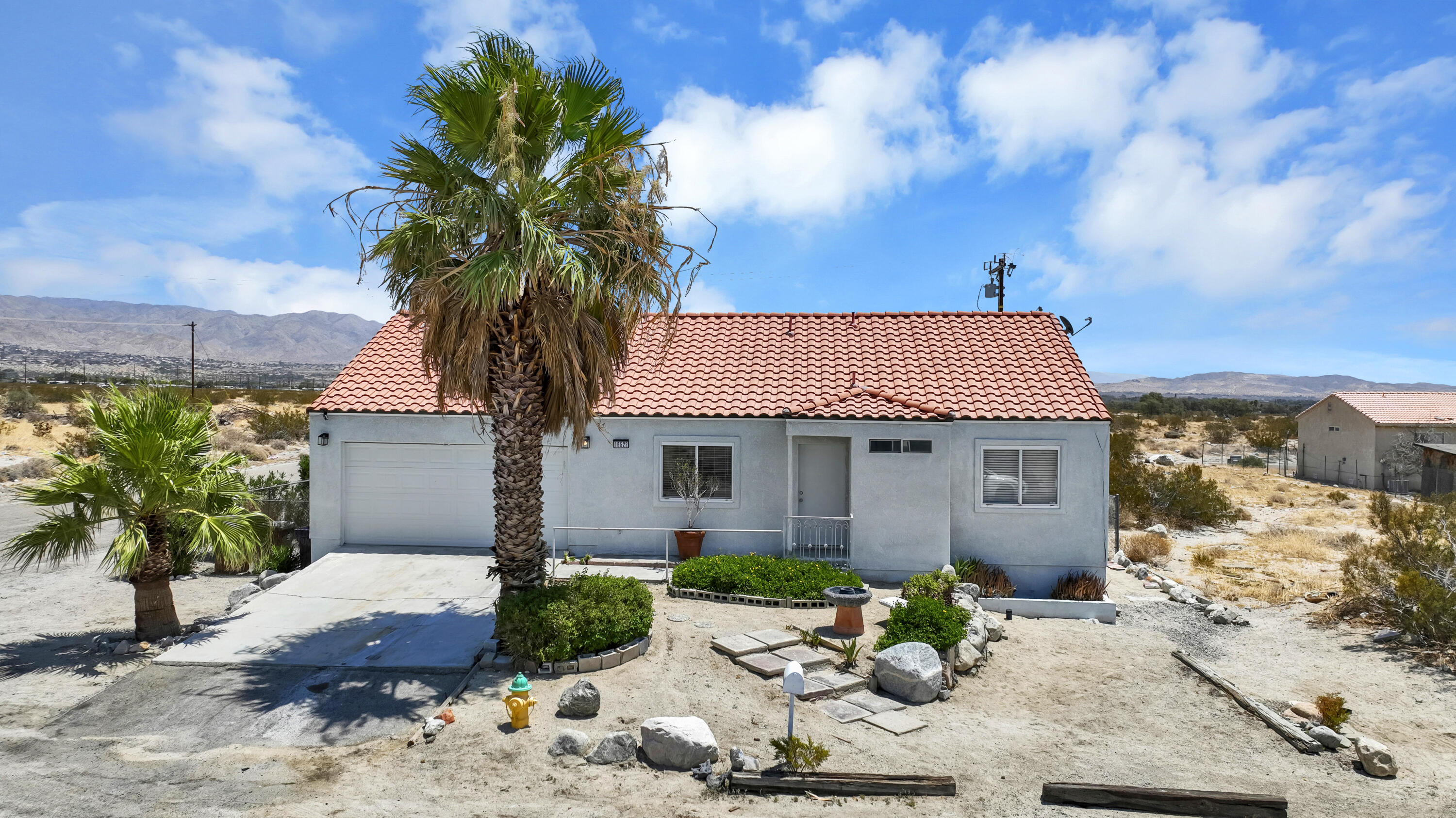 Single Family Residence, 16522 Maunaloa rd, Desert Hot Springs, CA 92240 - 1