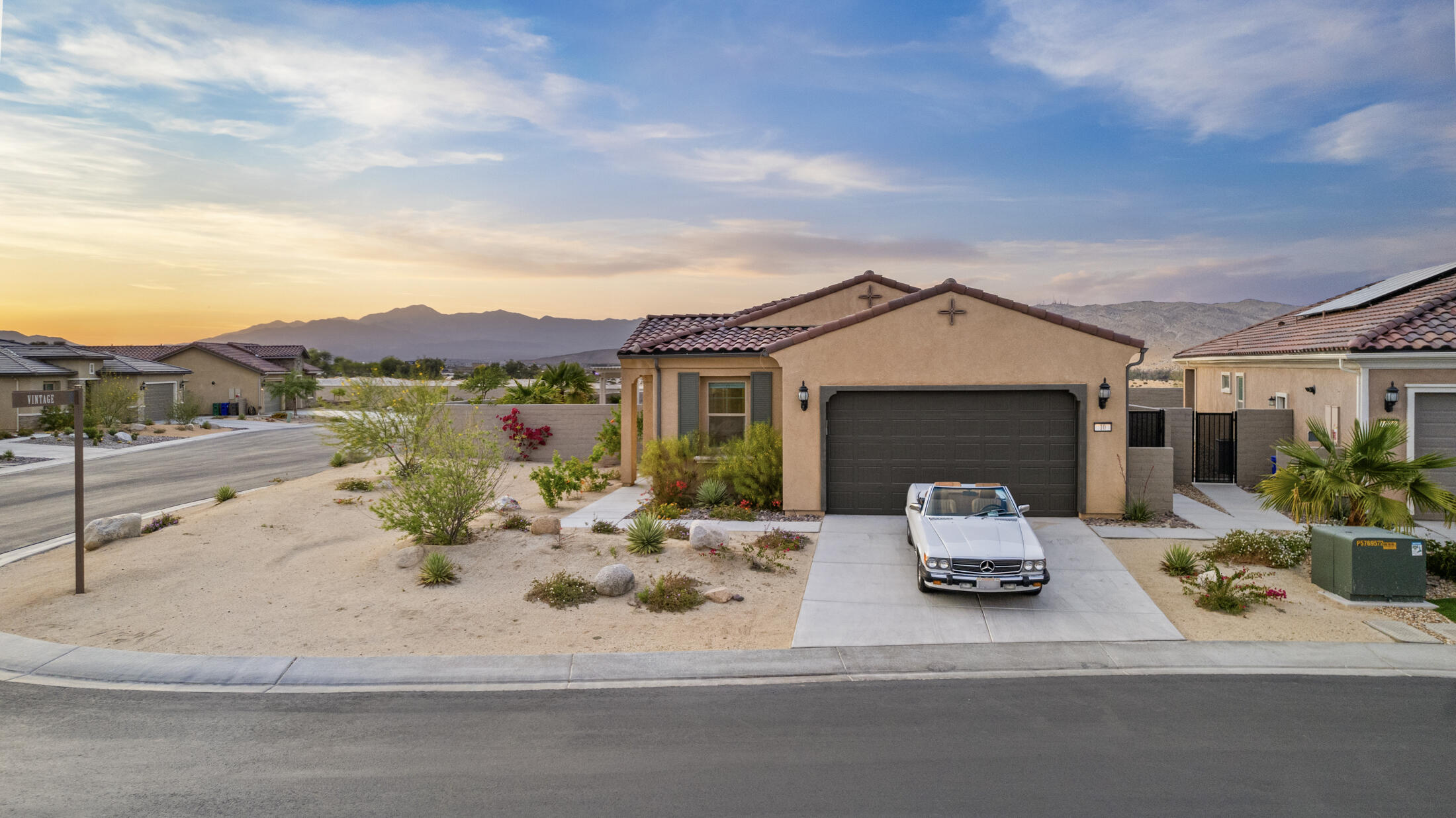 Single Family Residence, 10 Zinfandel, Rancho Mirage, CA 92270 - 1