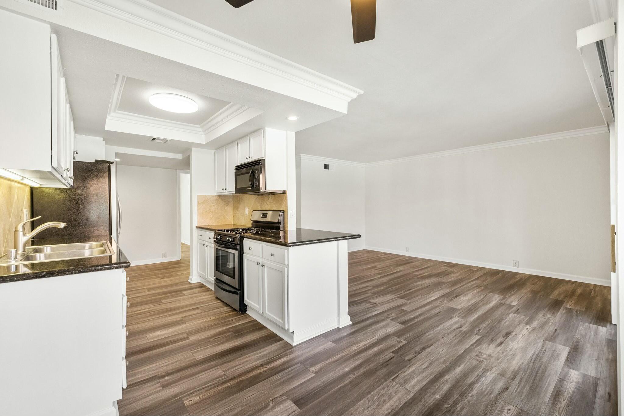 Condominium, 400 Sunrise way, Palm Springs, CA 92262 - 1