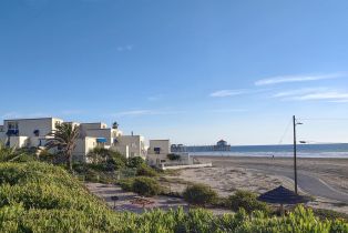Condominium, 711 Pacific Coast hwy, Huntington Beach, CA 92648 - 35