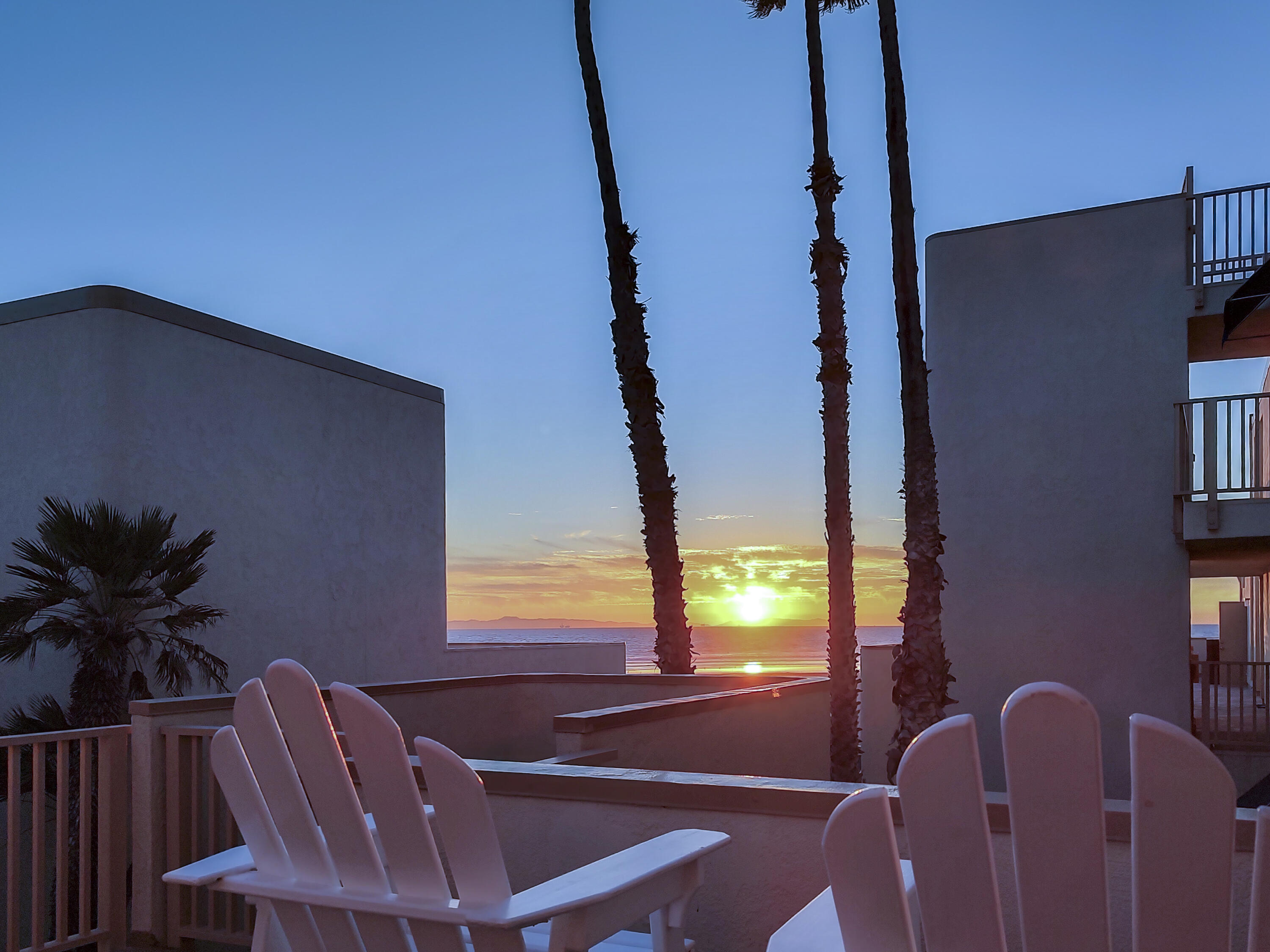 Condominium, 711 Pacific Coast hwy, Huntington Beach, CA 92648 - 1