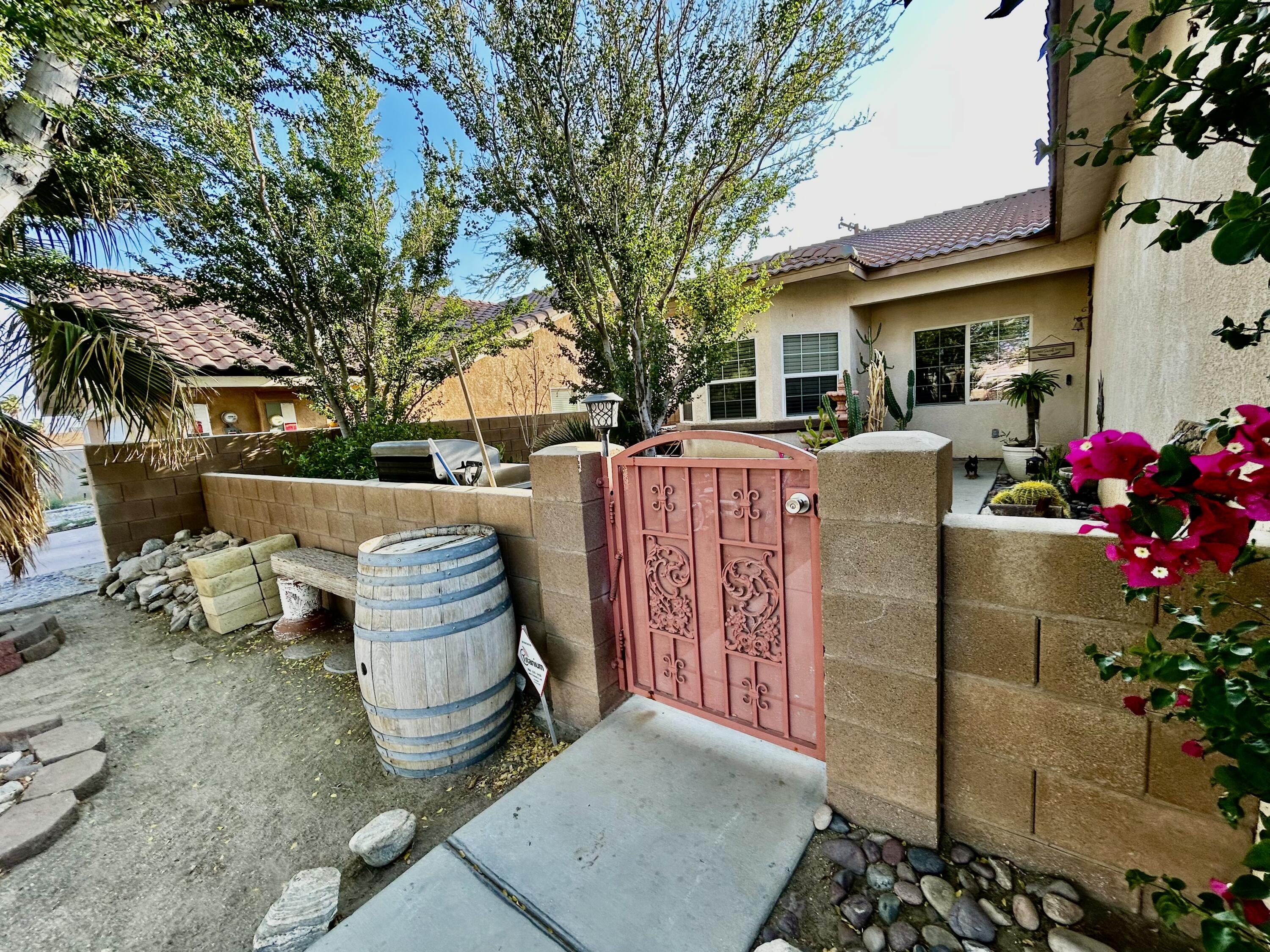 Single Family Residence, 13569 Caliente dr, Desert Hot Springs, CA 92240 - 1