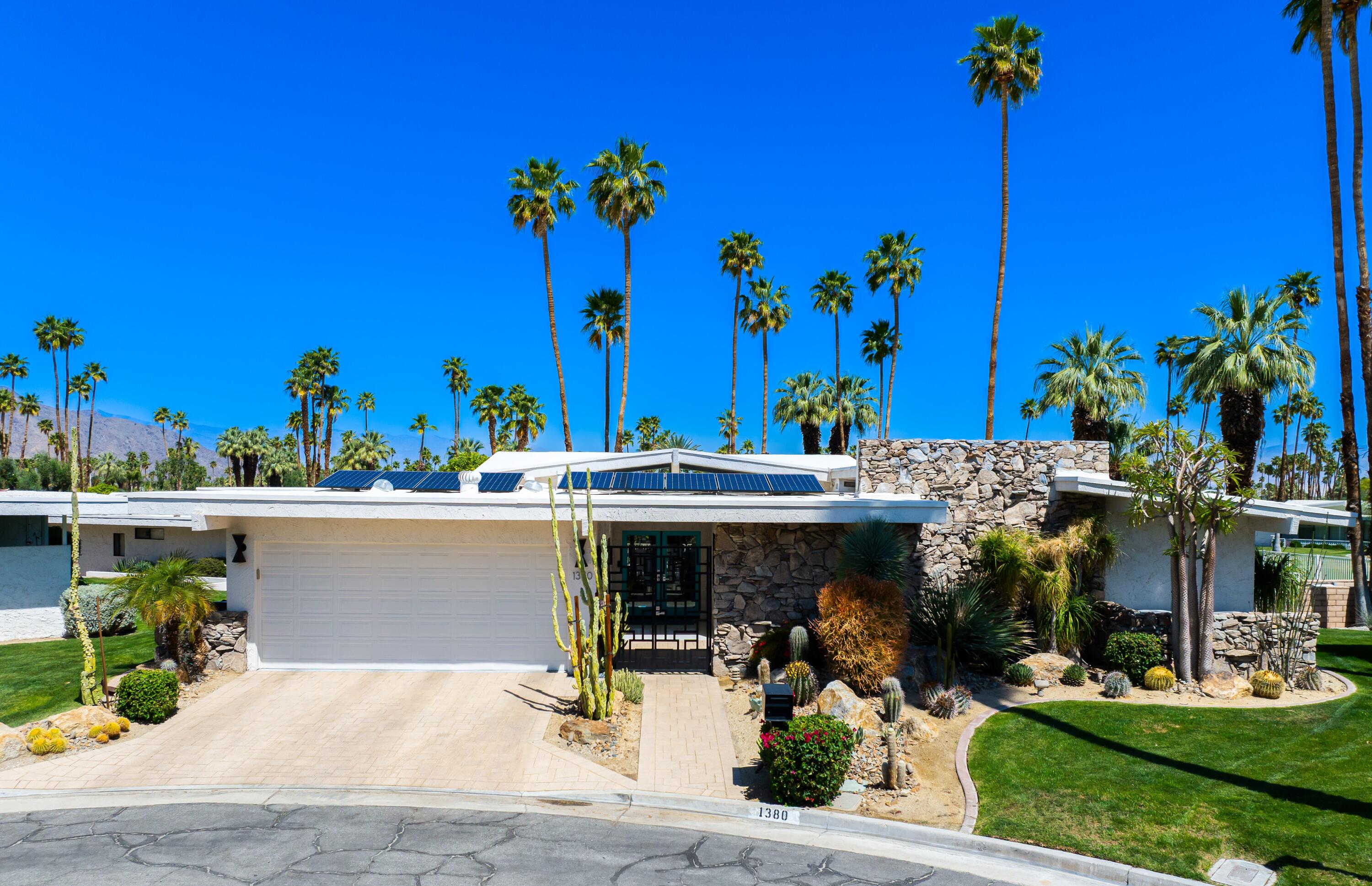 Single Family Residence, 1380 Malaga cir, Palm Springs, CA 92264 - 1
