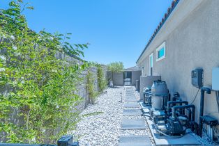 Single Family Residence, 18 Vintage, Rancho Mirage, CA 92270 - 48