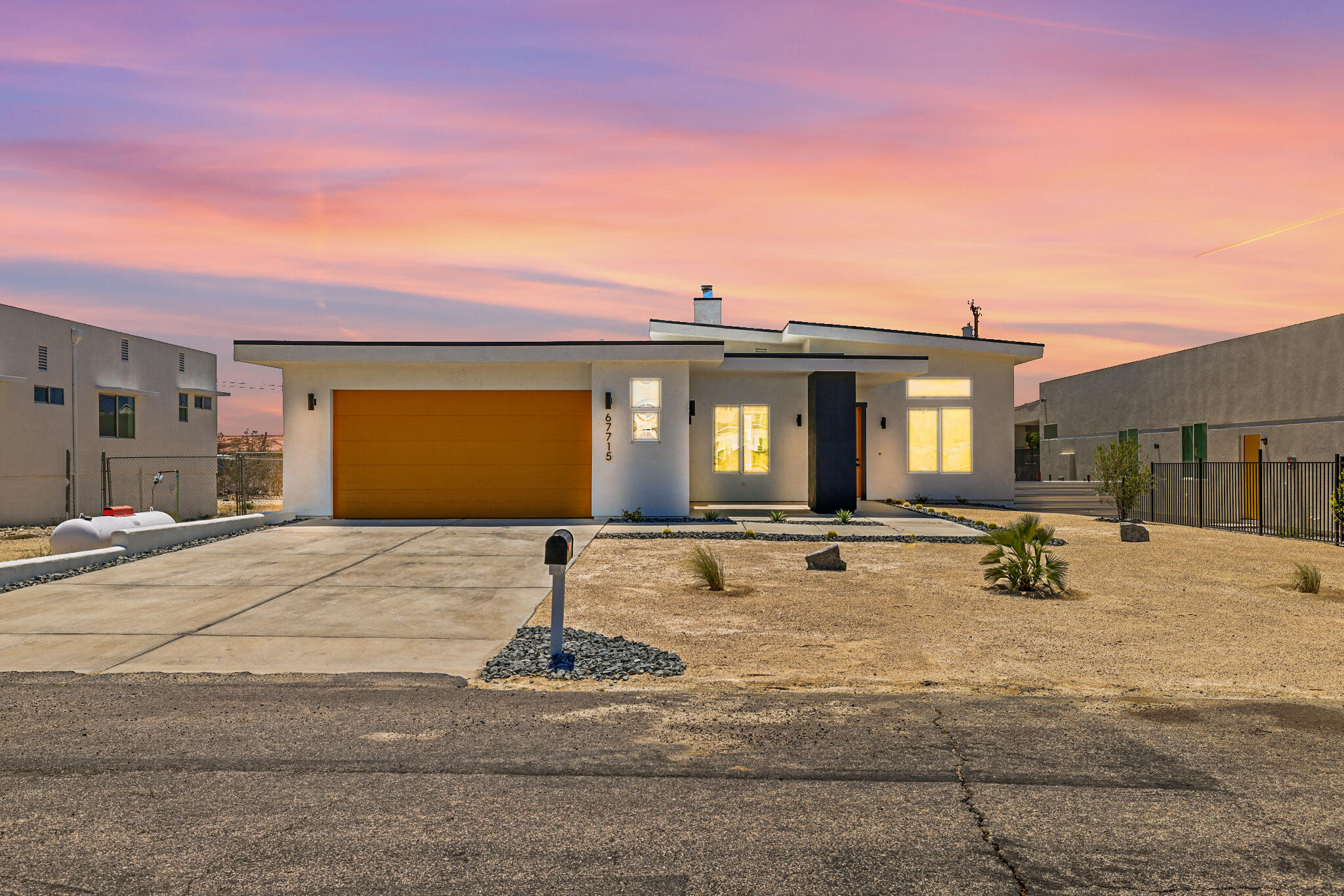 Single Family Residence, 67715 Broken Arrow ln, Desert Hot Springs, CA 92241 - 1