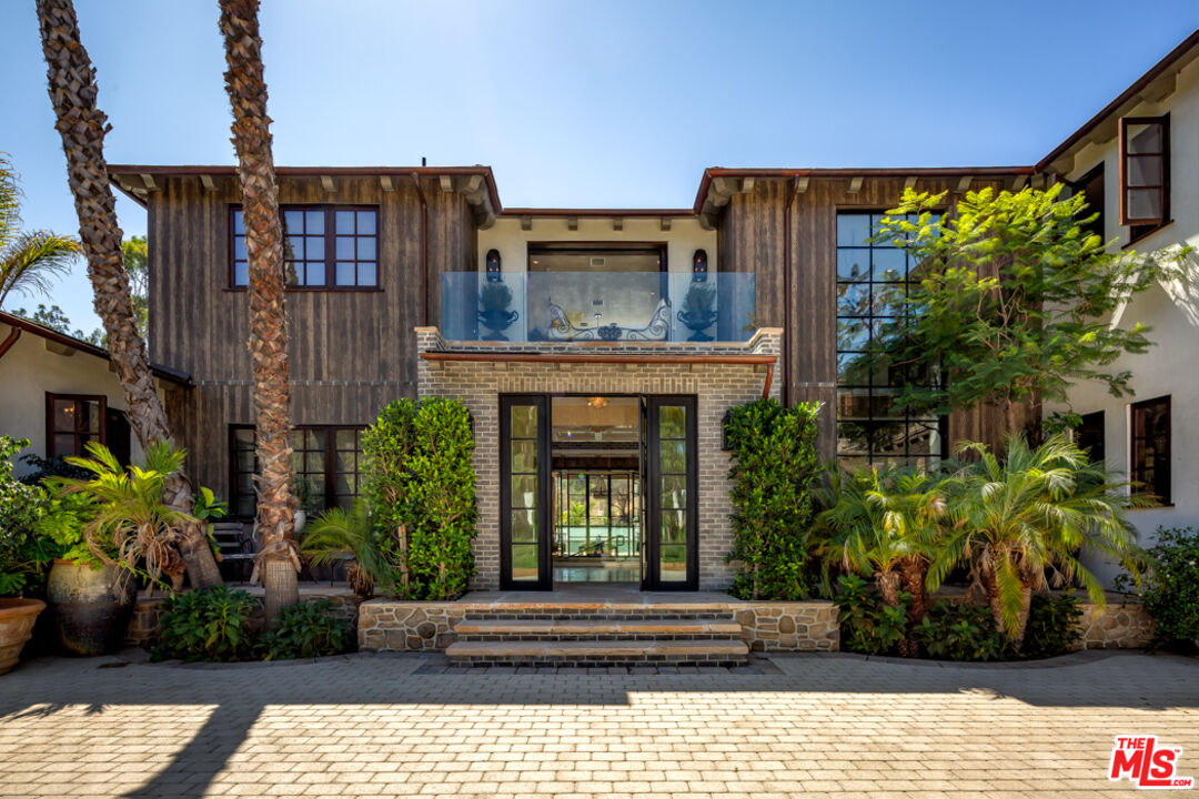 Single Family Residence, 1105 Rivas Canyon rd, Pacific Palisades, CA 90272 - 1