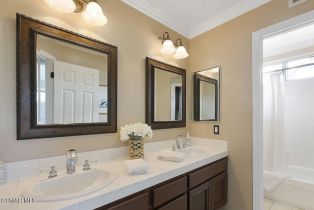 Single Family Residence, 136 Heath Meadow pl, Simi Valley, CA 93065 - 72