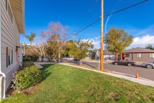Single Family Residence, 22002 Ybarra rd, Woodland Hills, CA 91364 - 4