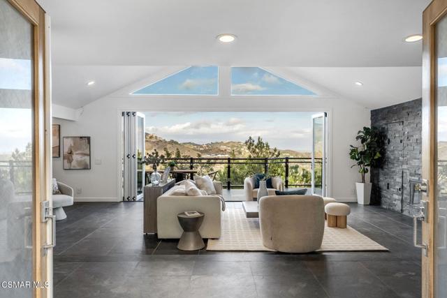 Single Family Residence, 54 Saddlebow rd, Bell Canyon, CA 91307 - 1