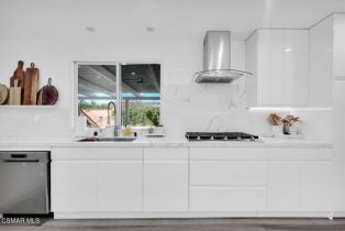 Single Family Residence, 11 Pinewood ave, Oak Park, CA 91377 - 10