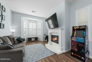 Single Family Residence, 1893 Seasons st, Simi Valley, CA 93065 - 4