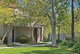 Condominium, 33 Via Colinas, Thousand Oaks, CA  Thousand Oaks, CA 91362