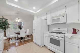 Condominium, 6813 Poppyview dr, Oak Park, CA 91377 - 10