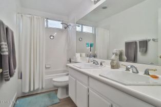 Single Family Residence, 1665 Calle Rochelle, Thousand Oaks, CA 91360 - 32