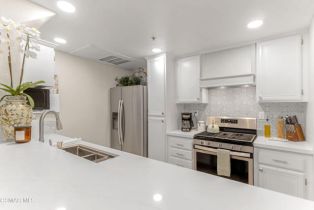 Condominium, 5200 Premiere Hills cir, Woodland Hills, CA 91364 - 16