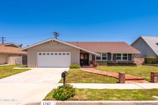 Single Family Residence, 1742 Lawson ave, Simi Valley, CA 93065 - 3