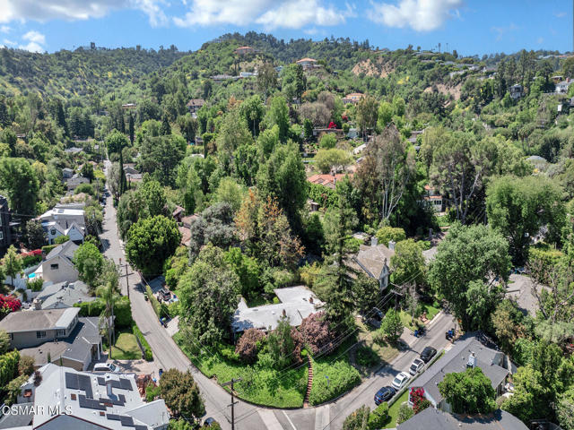 Single Family Residence, 13606 Oak Canyon ave, Sherman Oaks, CA 91423 - 1