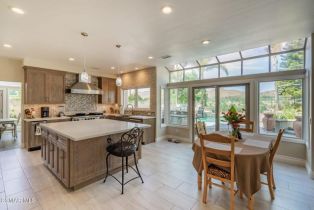 Single Family Residence, 691 Larchmont st, Simi Valley, CA 93065 - 4