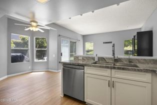 Single Family Residence, 11928 Bubbling Brook st, Moorpark, CA 93021 - 15