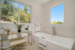 Single Family Residence, 19067 Sprague st, Tarzana, CA 91356 - 12