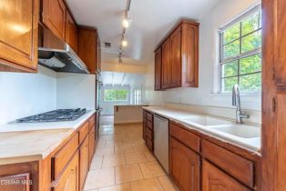 Single Family Residence, 18319 Jovan st, Tarzana, CA 91335 - 13