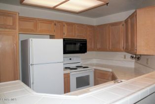 Condominium, 697 Sutton Crest trl, Agoura Hills, CA 91377 - 4