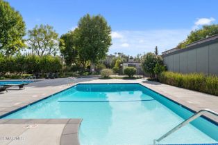 Condominium, 22050 Calvert st, Woodland Hills, CA 91367 - 24