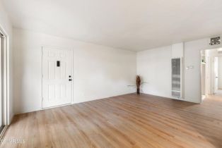 Condominium, 22050 Calvert st, Woodland Hills, CA 91367 - 3