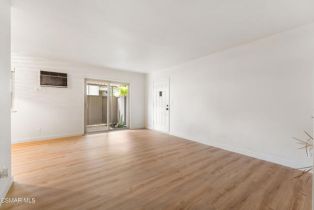 Condominium, 22050 Calvert st, Woodland Hills, CA 91367 - 5