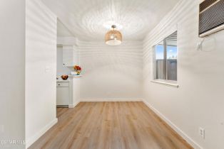 Condominium, 22050 Calvert st, Woodland Hills, CA 91367 - 7