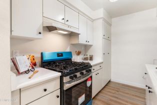 Condominium, 22050 Calvert st, Woodland Hills, CA 91367 - 9