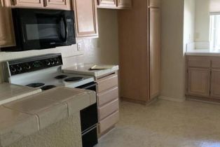 Townhouse, 640 Indian Oak ln, Agoura Hills, CA 91377 - 5