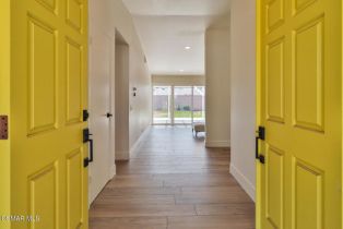 Single Family Residence, 127 Sabra ave, Agoura Hills, CA 91377 - 5