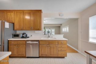 Single Family Residence, 10413 Gaynor ave, Granada Hills, CA 91344 - 13