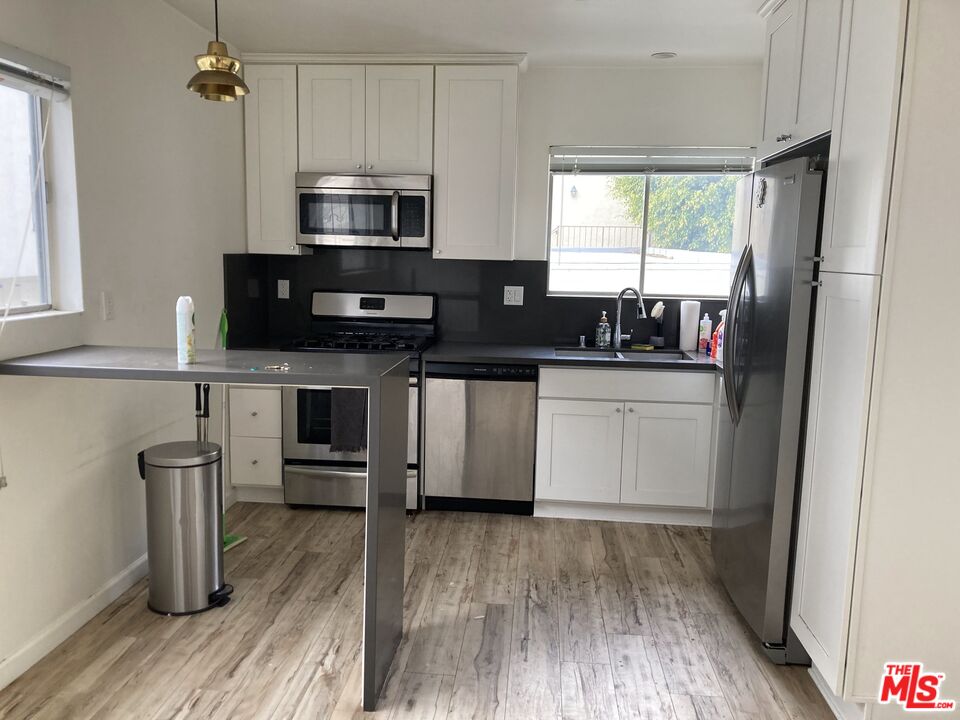 Apartment, 844 6Th st, Santa Monica, CA 90403 - 1