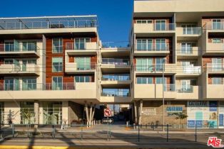 , 1625 Lincoln blvd, Santa Monica, CA 90404 - 2