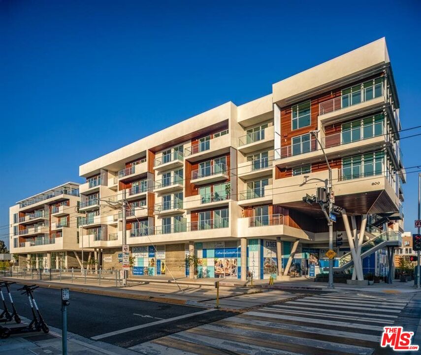 , 1625 Lincoln blvd, Santa Monica, CA 90404 - 1