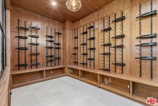 Single Family Residence, 15319 Earlham st, Pacific Palisades, CA 90272 - 39