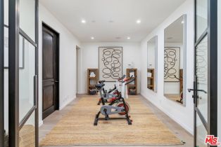 Single Family Residence, 15319 Earlham st, Pacific Palisades, CA 90272 - 42