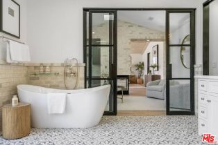 Single Family Residence, 15319 Earlham st, Pacific Palisades, CA 90272 - 26