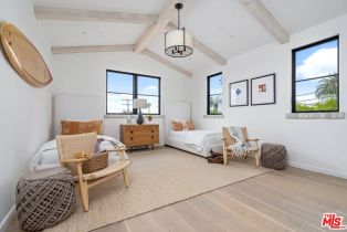 Single Family Residence, 15319 Earlham st, Pacific Palisades, CA 90272 - 32